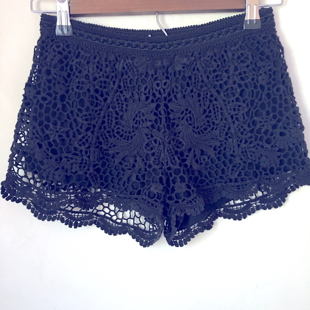 Tinseltown Denim Couture Crochet Scallop Shorts XS